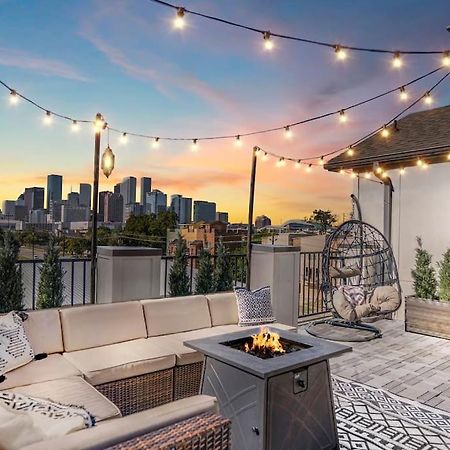 Luxury Downtown Home W Rooftop Deck In The Skyline Houston Exterior foto